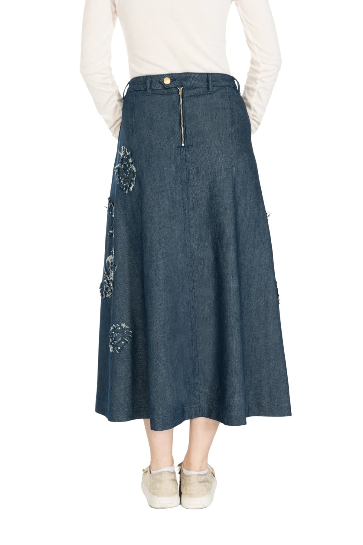 Denim Moon kadın koyu indigo midi kloş denim etek, metal düğmeli arka fermuarıyla arkadan yakın görünüm.