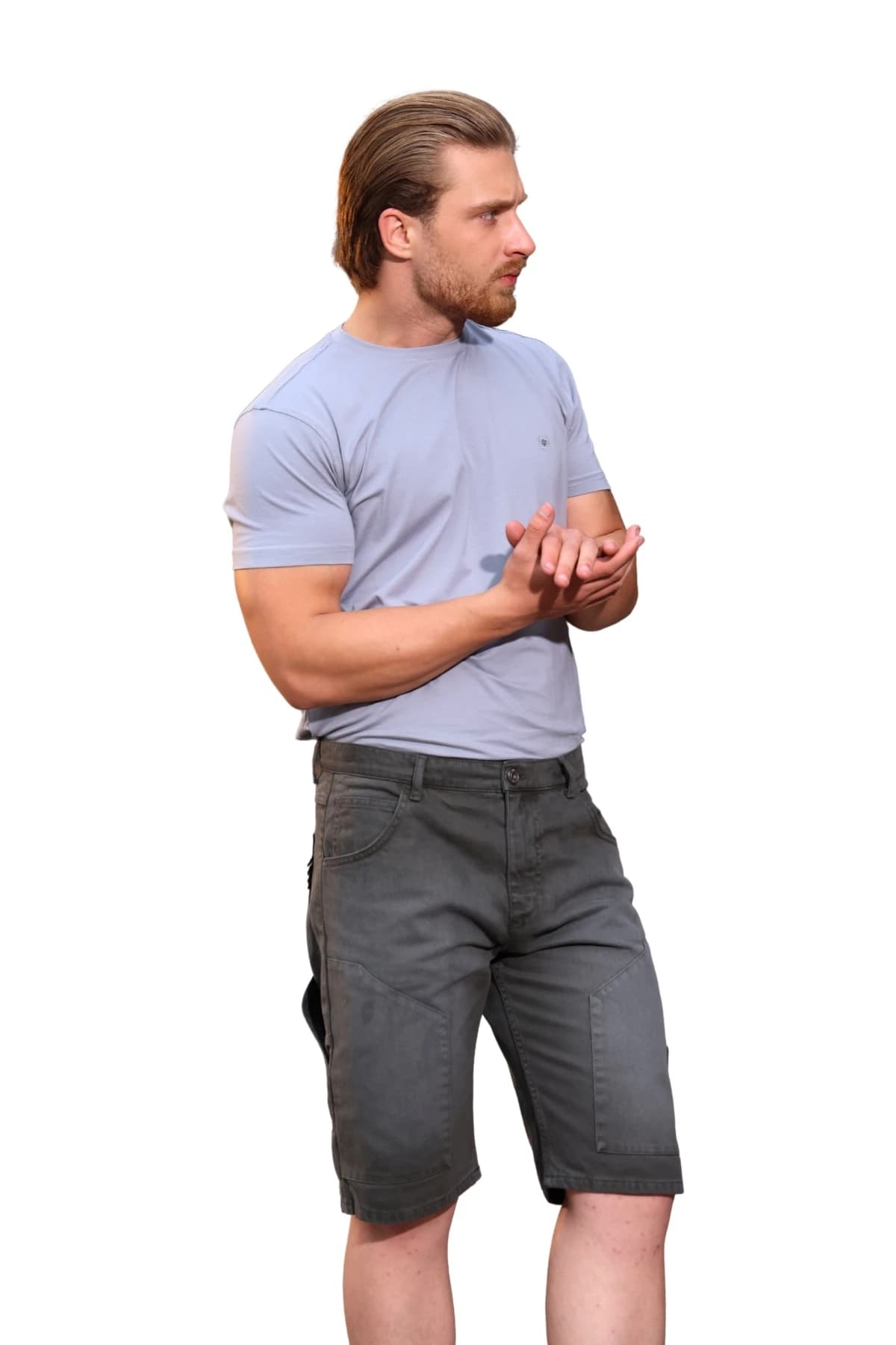 Denim Moon erkek antrasit yıkamalı dokuma şort, parçalı ön panel detayı, modelde önden açılı görünüm.