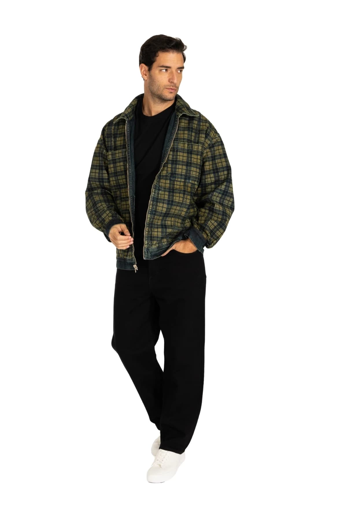 Denim Moon erkek yeşil-lacivert ekose dokuma ceket, açık fermuarı ve denim iç yüzüyle modelde önden üç çeyrek tam boy görünüm.