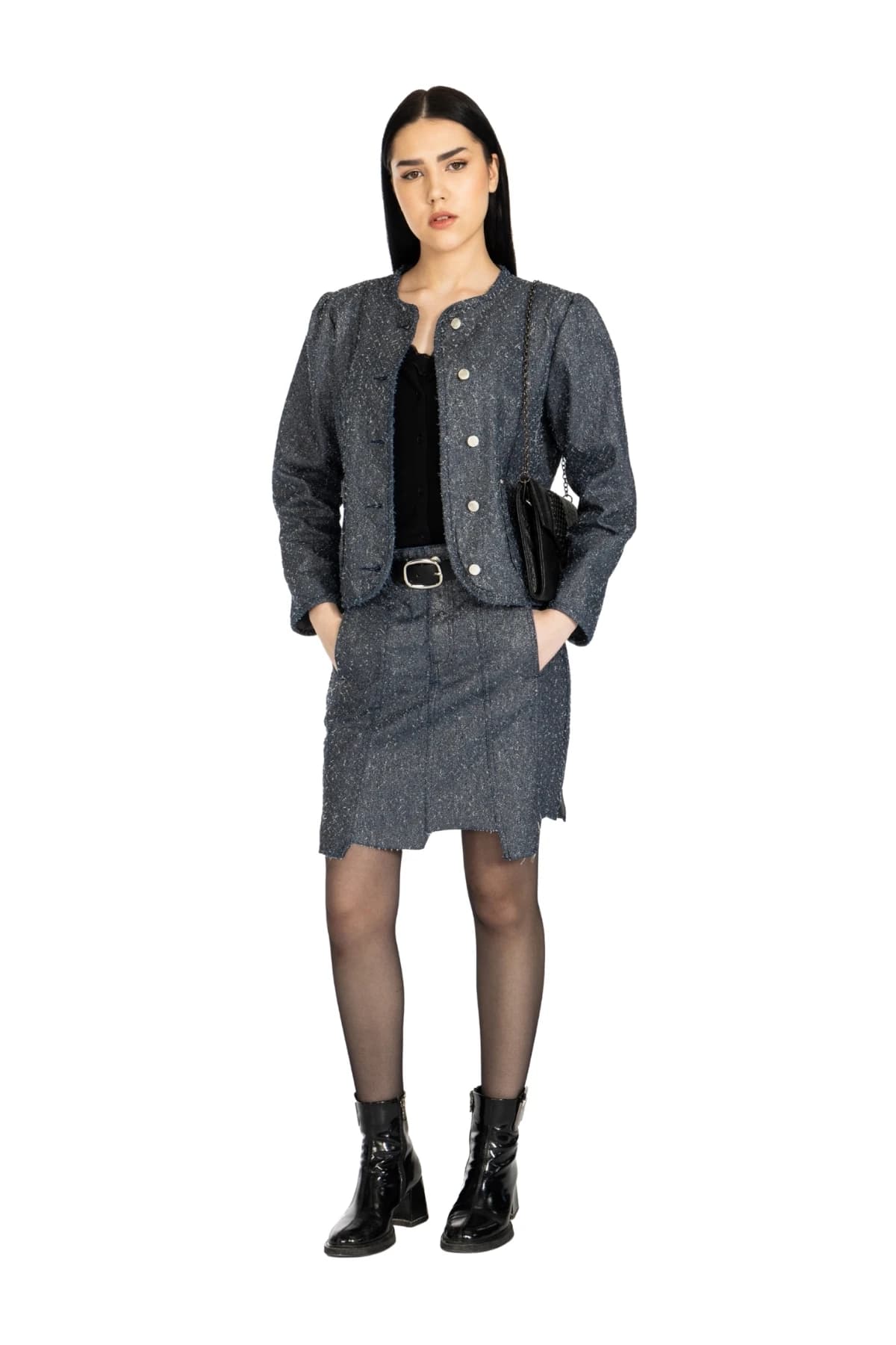 Denim Moon kadın antrasit melanj yakasız dokuma ceket, açık önü ve kısa kesimiyle modelde önden tam boy görünüm.